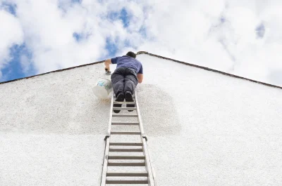 Peinture extérieure à Villeneuve-en-Perseigne — façades et ravalement